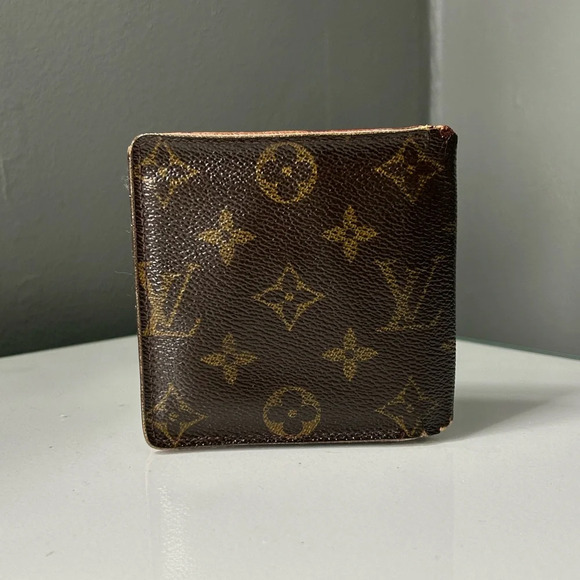 Louis Vuitton Monogram Bifold Wallet - Picture 11 of 16